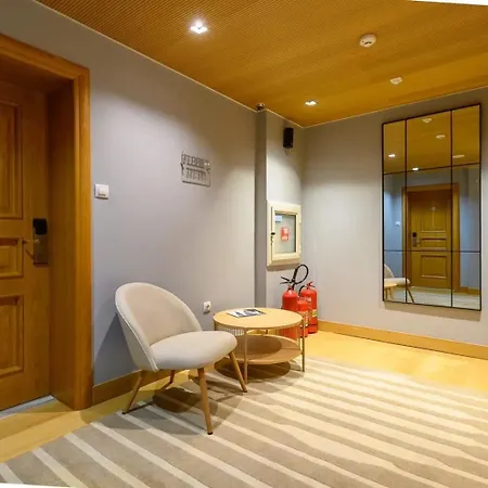 Hotel The 4*