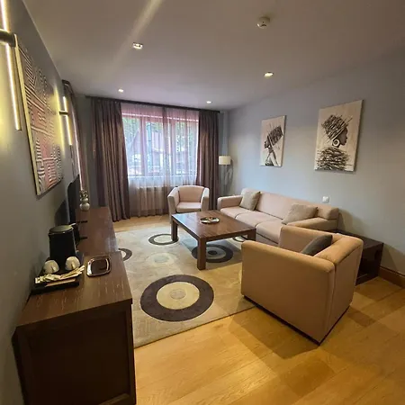 Hotel The 4*